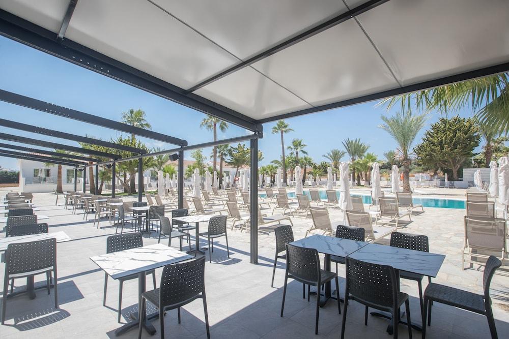 Bohemian Gardens Hotel Protaras Exterior photo