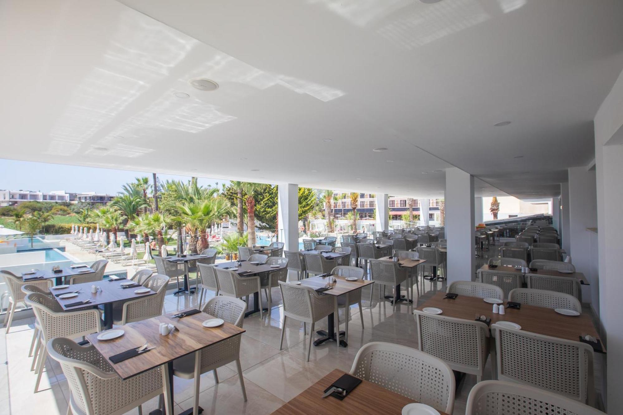 Bohemian Gardens Hotel Protaras Exterior photo