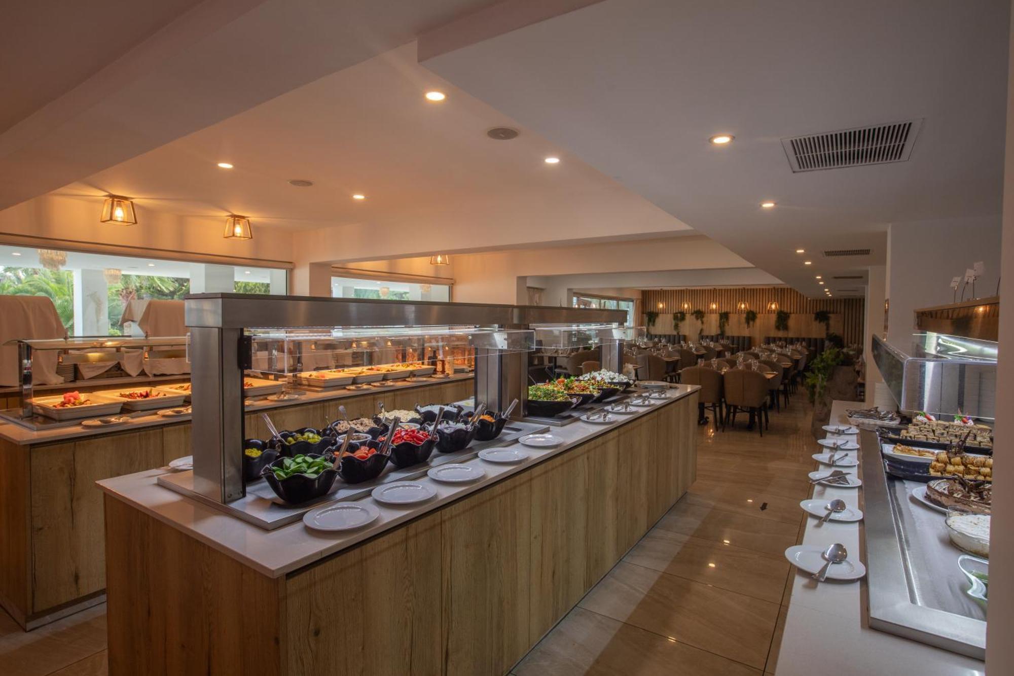 Bohemian Gardens Hotel Protaras Exterior photo